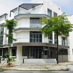 Bán liền kề lô góc 2 mặt đường, hướng Đông Nam, giá chỉ 110 triệu/m2
