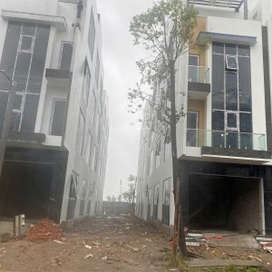 Bán Liền Kề xẻ khẻ 2 mặt thoáng giá 12 tỷ, vị trí phù hợp cho ở và kinh doanh gần hồ